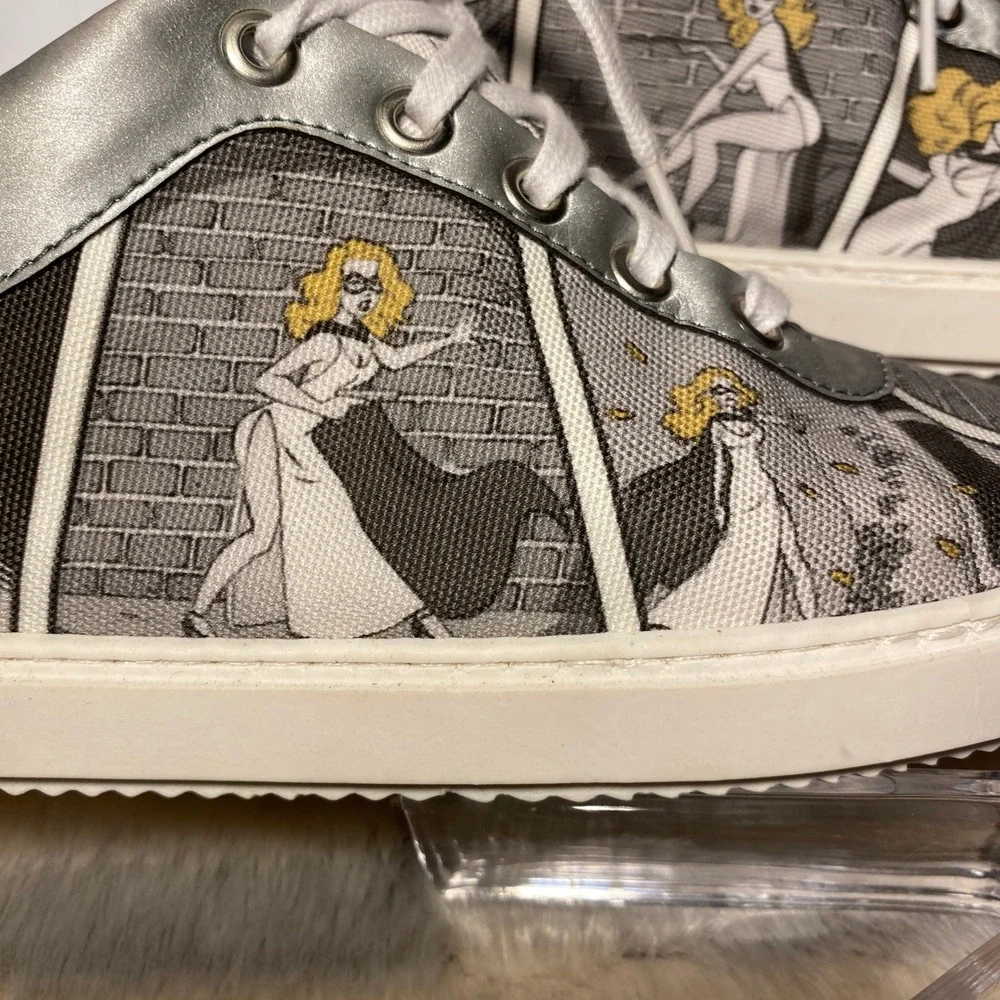 Red Needle Comic Book Print‎ Canvas Low Top Sneakers Unisex size 38EU